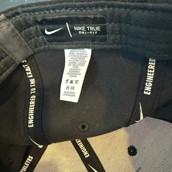 Nike Red and Black Cincinnati Reds Hat - Picture 5 of 5